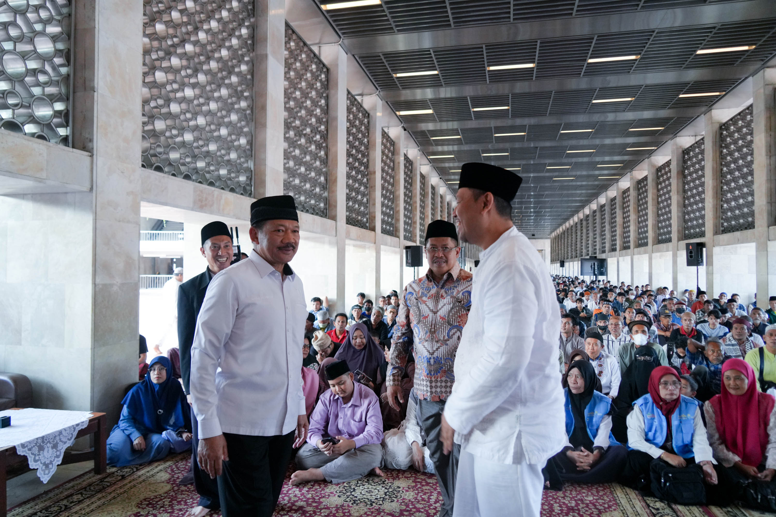 Bersama Le Minerale Berbagi Berkah di Bulan Ramadhan 2025 foto 3