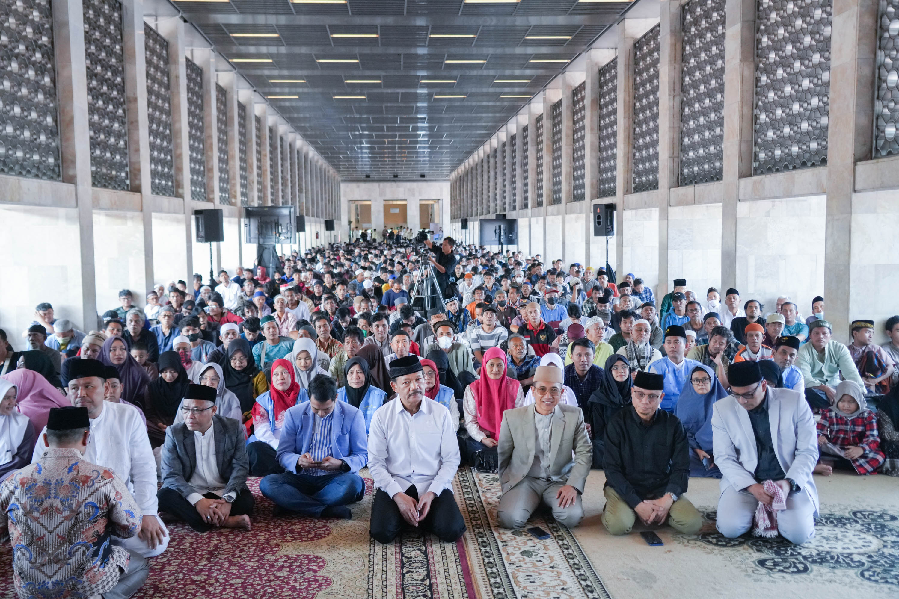 Bersama Le Minerale Berbagi Berkah di Bulan Ramadhan 2025 foto 6